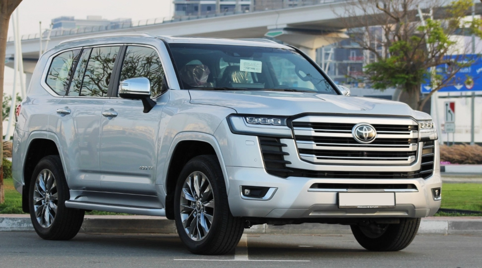 Picture Toyota Land Cruiser VXR Twin Turbo 2023-2024 